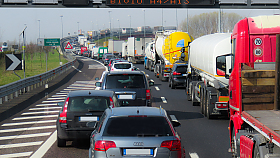 Auto, l�to a dovolen�. Co nepodcenit?