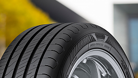 V�t�z test�: Goodyear Efficient Grip Performance 2