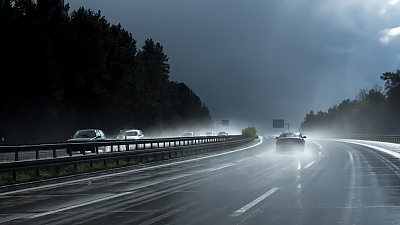 Aquaplaning. Co obn, a komu hroz?